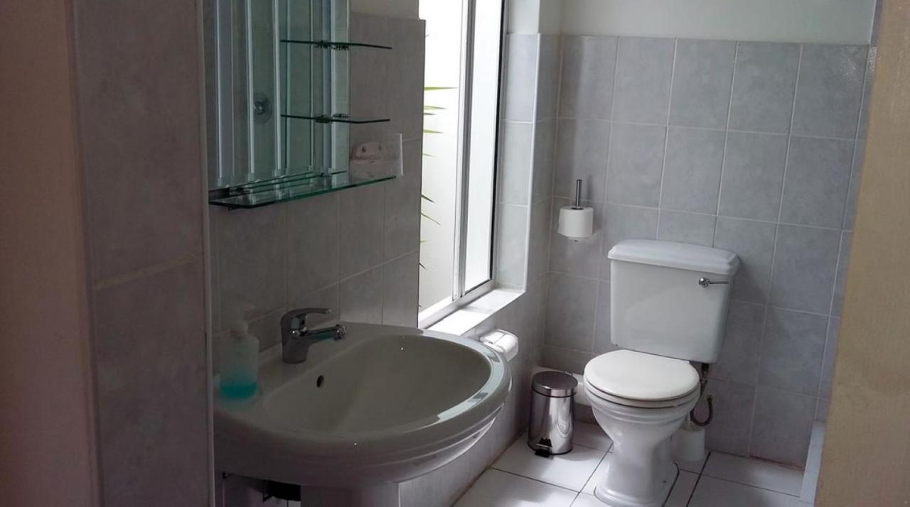 Sounds Of The Sea Bed & Breakfast East London Dış mekan fotoğraf